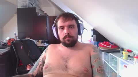 _smiley_bear27 online show from September 30, 7:02 am