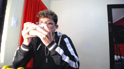 Snapshot of _thomas_hot_ chatting on January 31, 7:08 pm Thomas online show from January 31, 7:08 pm