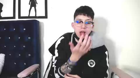 Snapshot of _thomas_hot_ chatting on September 26, 3:48 am Thomas online show from September 26, 3:48 am