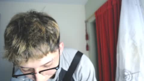 Snapshot of _thomas_hot_ chatting on December 20, 11:05 pm Thomas online show from December 20, 11:05 pm