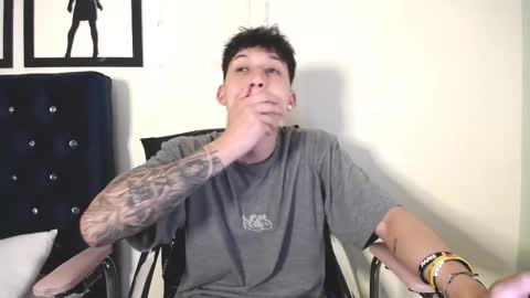 Snapshot of _thomas_hot_ chatting on October 21, 1:52 am Thomas online show from October 21, 1:52 am