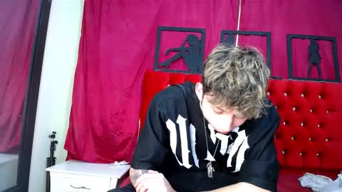 Snapshot of _thomas_hot_ chatting on February 26, 4:36 am Thomas online show from February 26, 4:36 am