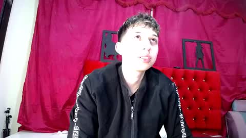 Snapshot of _thomas_hot_ chatting on March 12, 2:41 am Thomas online show from March 12, 2:41 am