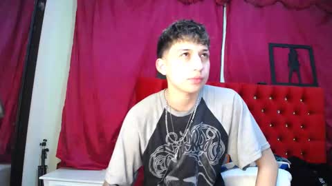 Snapshot of _thomas_hot_ chatting on March 9, 11:03 pm Thomas online show from March 9, 11:03 pm