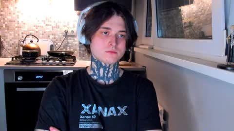 _torfin_ online show from March 28, 11:27 pm