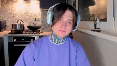 _torfin_ online show from February 21, 9:49 pm