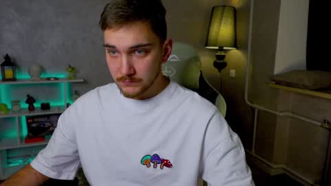 Alex online show from December 30, 5:04 am