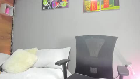 Aaron online show from March 29, 2:12 am