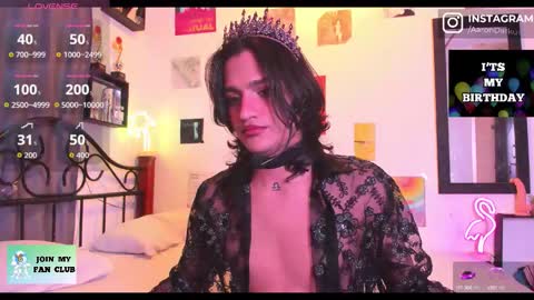 Snapshot of aaron_darkus chatting on October 14, 1:34 am Aaron  online show from October 14, 1:34 am