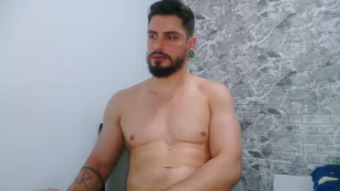 Aaron kwok online show from February 18, 10:36 pm