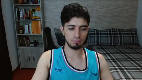 Snapshot of aaron_paul_ chatting on October 20, 7:07 pm Aaron online show from October 20, 7:07 pm