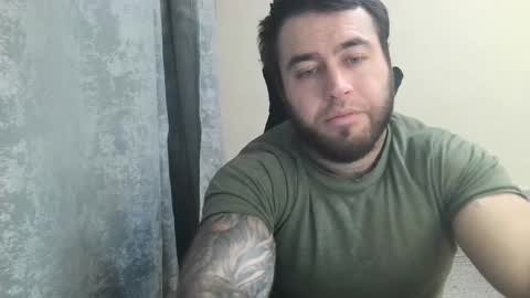 Snapshot of aaron_royal chatting on October 25, 5:14 pm Davin tayl online show from October 25, 5:14 pm