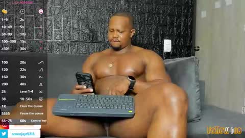 Aaron online show from November 18, 10:45 pm