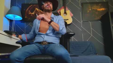 Aaron online show from October 21, 4:26 am