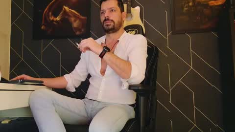 Aaron online show from February 10, 3:57 am