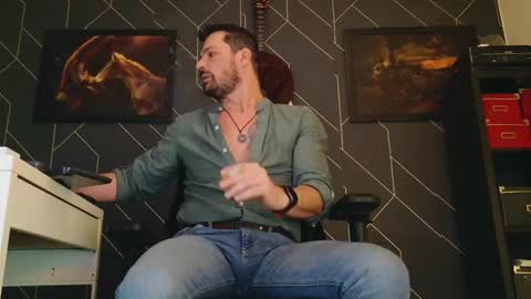 Aaron online show from February 13, 4:54 am