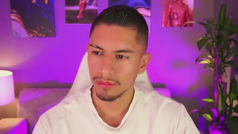 AARON  online show from January 28, 9:08 am