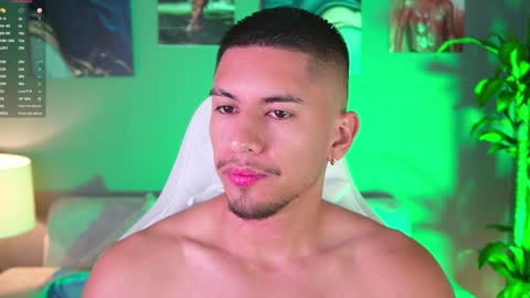 AARON  online show from January 24, 10:53 am