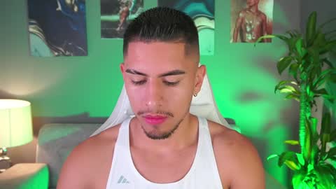 AARON  online show from January 29, 12:01 am