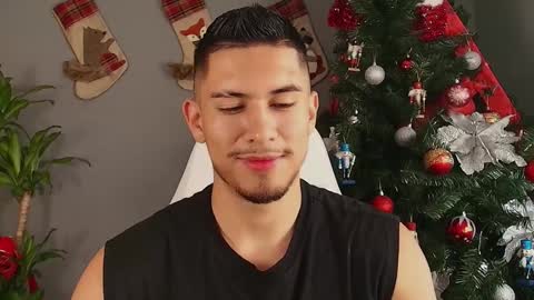 AARON  online show from December 2, 8:31 pm