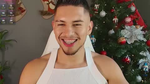 AARON  online show from December 4, 10:08 pm