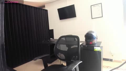 ig aaron hunter123 online show from March 21, 1:59 pm