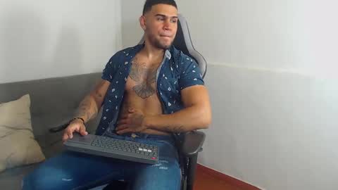 ig aaron hunter123 online show from October 7, 4:00 pm