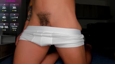 Aaron online show from October 10, 7:51 pm