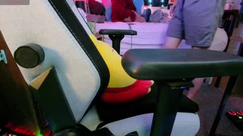 Aaron Skeetman online show from April 5, 10:01 am