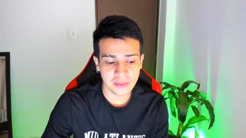 Independence model AbelAsburgo online show from June 18, 5:20 am