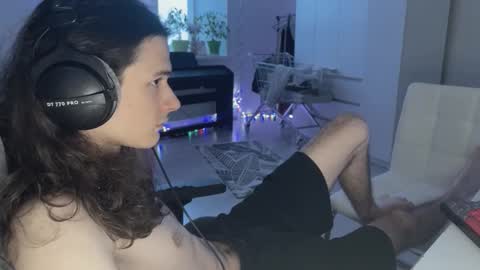 hi  cum in pvt noi extra tip online show from March 2, 1:29 pm