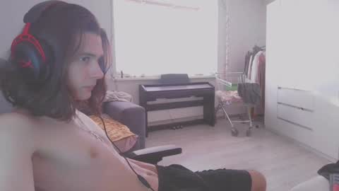 hi  cum in pvt noi extra tip online show from February 6, 11:32 am