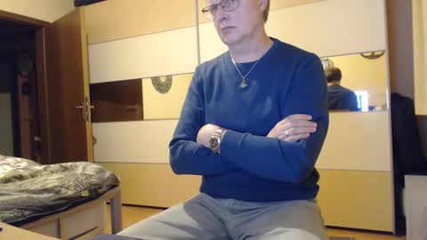 Snapshot of ach471 chatting on December 7, 5:42 pm ach471 online show from December 7, 5:42 pm