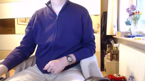 Snapshot of ach471 chatting on October 17, 6:17 am ach471 online show from October 17, 6:17 am