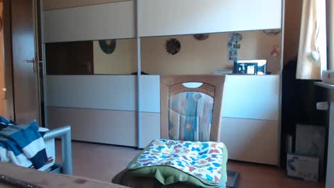 Snapshot of ach471 chatting on March 5, 7:27 am ach471 online show from March 5, 7:27 am