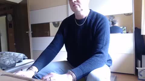 Snapshot of ach471 chatting on January 26, 12:33 pm ach471 online show from January 26, 12:33 pm