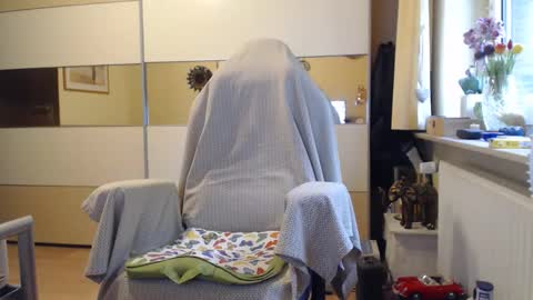 Snapshot of ach471 chatting on October 11, 8:18 am ach471 online show from October 11, 8:18 am