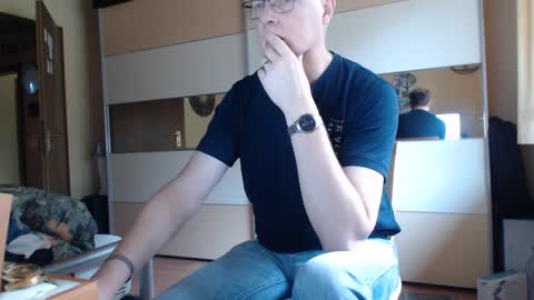 Snapshot of ach471 chatting on December 28, 9:09 am ach471 online show from December 28, 9:09 am