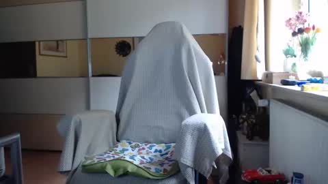 Snapshot of ach471 chatting on October 12, 8:19 am ach471 online show from October 12, 8:19 am