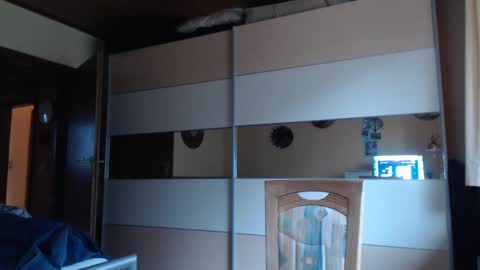 Snapshot of ach471 chatting on February 8, 7:59 am ach471 online show from February 8, 7:59 am