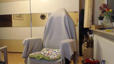 Snapshot of ach471 chatting on October 14, 4:52 am ach471 online show from October 14, 4:52 am