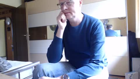 Snapshot of ach471 chatting on December 20, 11:10 am ach471 online show from December 20, 11:10 am