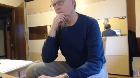 Snapshot of ach471 chatting on December 13, 8:21 am ach471 online show from December 13, 8:21 am