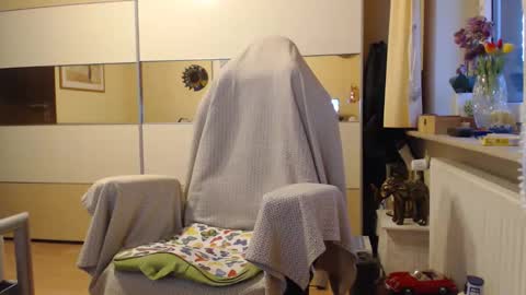 Snapshot of ach471 chatting on October 5, 5:33 am ach471 online show from October 5, 5:33 am