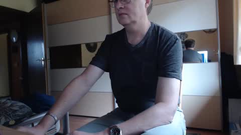 Snapshot of ach471 chatting on December 15, 9:03 am ach471 online show from December 15, 9:03 am