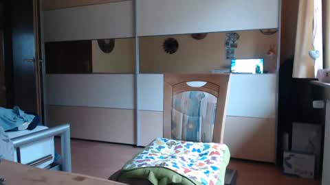 Snapshot of ach471 chatting on March 1, 8:25 am ach471 online show from March 1, 8:25 am