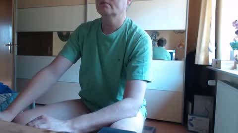 Snapshot of ach471 chatting on March 9, 7:23 am ach471 online show from March 9, 7:23 am