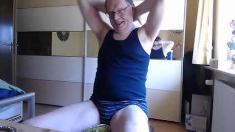 Snapshot of ach471 chatting on March 8, 9:35 am ach471 online show from March 8, 9:35 am