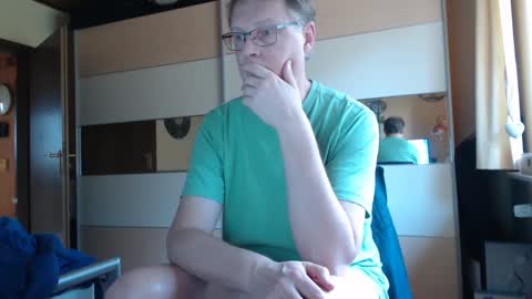 Snapshot of ach471 chatting on March 12, 7:35 am ach471 online show from March 12, 7:35 am