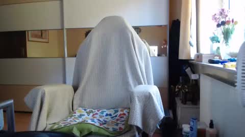 Snapshot of ach471 chatting on September 24, 6:02 am ach471 online show from September 24, 6:02 am